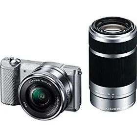 【中古】【非常に良い】SONY ミラーレス一眼 α5000 ダブルズームレンズキット シルバー ILCE-5000Y-S