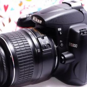 ✨美品・軽量✨初心者オススメ✨Nikon ニコン D5000 一眼レフカメラ✨