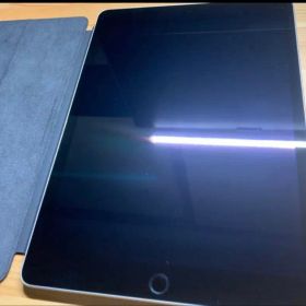 iPad 256GB 第9世代 10.2型 シルバー 純正カバー付き
