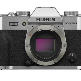 【送料無料・新品未開封】【日本正規純正品】FUJIFILM ミラーレス一眼カメラ X-T30 III SILVER【ボディ単体】【お取り寄せ（1週間から10営業日程度）での入荷、発送】