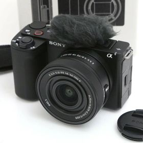 【中古】【極美品】ソニー VLOGCAM ZV-E10M2K パワーズームレンズキット [ブラック] CA01-B7287-2S2 ソニー ミラーレス一眼 APS-C パワーズーム レンズキット Vlog 4K動画 高速AF 小型軽量 ブラック