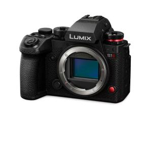 【中古】パナソニック(Panasonic) フルサイズ ミラーレス一眼カメラ ルミックス S1M2 ボディ 2,410万画素 ブラック DC-S1M2