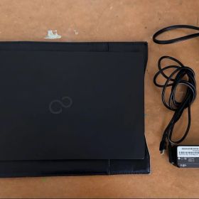 【超軽量834g】富士通LIFEBOOK UH90/E3Core i7/16GB