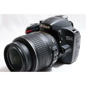 【中古】ニコン Nikon D3200 レンズキット ブラック ブラック 美品 一眼レフストラップ付き カメラ 中古 人気 おすすめ 高画質