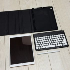 iPadAir3 第3世代 64GB WIFIモデル本体＋ツール4点セット