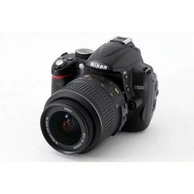 【中古】 ニコン Nikon デジタル一眼レフカメラ D5000 レンズキット 美品 ストラップ付き 当店保証30日間 人気 一眼レフ デジタル一眼 中古 カメラ