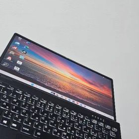 Fujitsu LIFEBOOK UH90/E3 i7 8gb/512gb