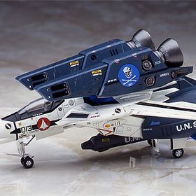超時空要塞マクロス 1/72 VF-1 スーパー/ストライクバルキリー プラモデル