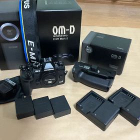 OLYMPUS OM-D E-M1 Mark III ボディHLD-9セット美品