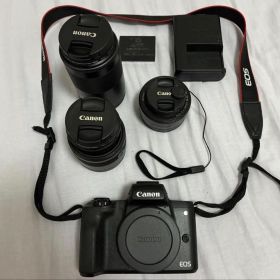 [美品]Canon EOS Kiss M ダブルズームキット ブラック