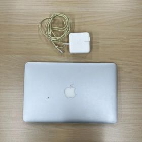 MacBook Air (11インチ, Early 2015)（中古品）