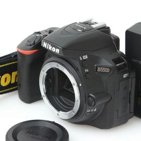 【中古】【良品】ニコン D5500 ボディ CA01-M7580-3V3A ニコン デジタル一眼レフ APS-C DX Fマウント 高画質 高速AF Wi-Fi タッチパネル 小型軽量 一眼レフカメラ