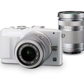 【中古】OLYMPUS ミラーレス一眼 PEN Lite E-PL6 ダブルズームキット ホワイト E-PL6 DZKIT WHT
