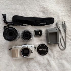 Olympus PEN Lite E-PL7 ダブルズームキット