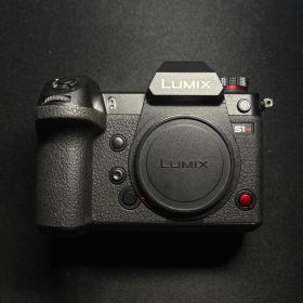 Panasonic LUMIX S1H 付属品あり