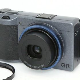 【中古】【並品】リコー RICOH GR IIIx Urban Edition CA01-R7932-4B3A リコー コンパクトデジタルカメラ APS-C 単焦点 標準 高画質 手ブレ補正 小型軽量 スナップ アーバンエディション