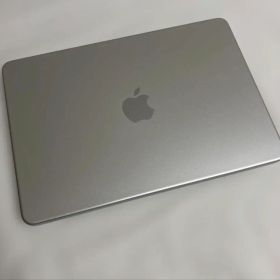 Apple 13インチ MacBook Neo 256GB バッテリー100%