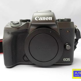 CANON キャノン デジタルミラーレスカメラカメラ EOS M5 EF-M15-45 レンズキット 中古B+【中古】【大信質舗】【質屋出店】管理番号：D-2504