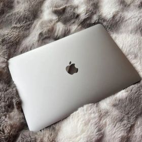MacBook Pro 13インチ 2017 i5 8GB シルバー
