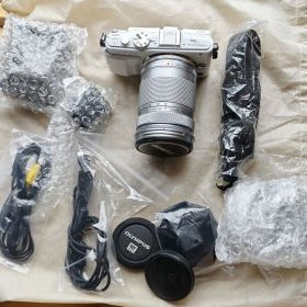 OLYMPUS E-PL6 ダブルズームキット