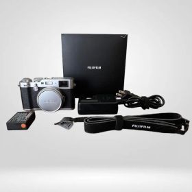 FUJIFILM X100F シルバー シャッター枚数3700