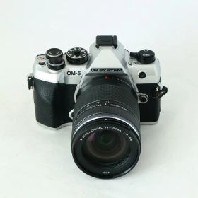 【中古】(オーエムシステム) OM SYSTEM OM-5 MARKII 14-150IIレンズキツト シルバー