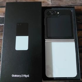 Samsung Galaxy Z Flip5 ミント
